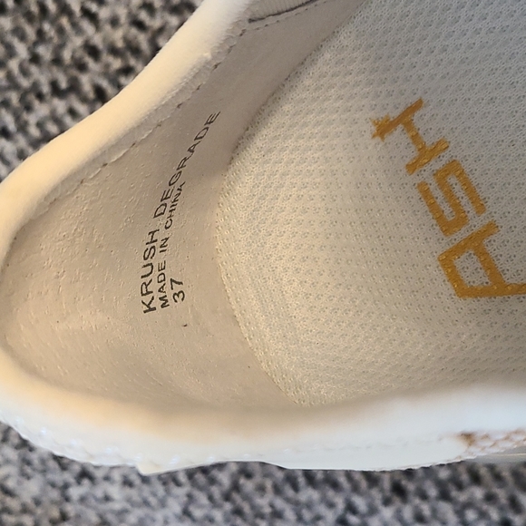 Shoes(sold) - Picture 5 of 9